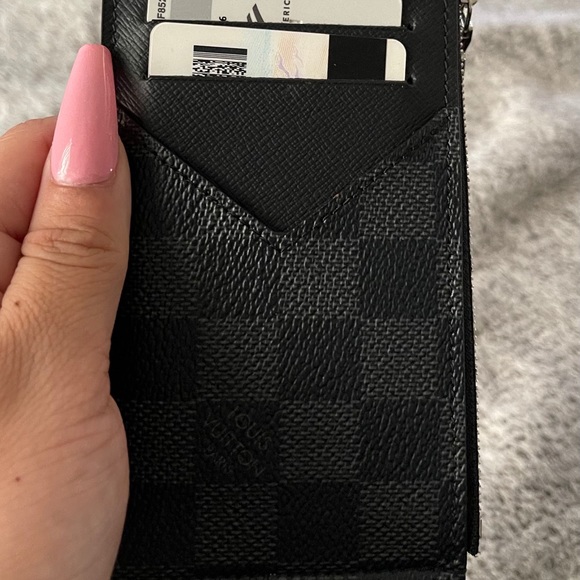 Louis Vuitton card holder - Picture 3 of 5